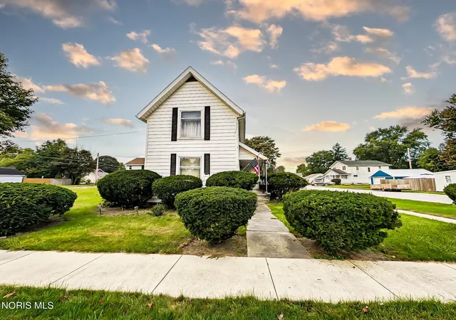 Photo 1 of Single family home for sale at 799 S Wood St, Fostoria, OH 44830 | MLS# 10014123 | Listing updated on 2026-10-29