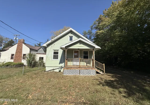 Single family home for sale at 4360 W Alexis Rd, Toledo, OH 43623 | MLS# 10014351