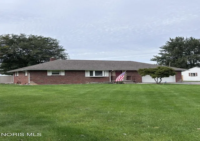 Single family home for sale at 640 N Fostoria Rd, Northwood, OH 43619 | MLS# 10014242