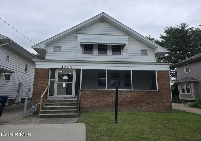 Photo 1 of Sale Pending at 3715 Hazelhurst Ave, Toledo, OH 43612 | MLS# 10014218 | Listing updated on 2026-10-26