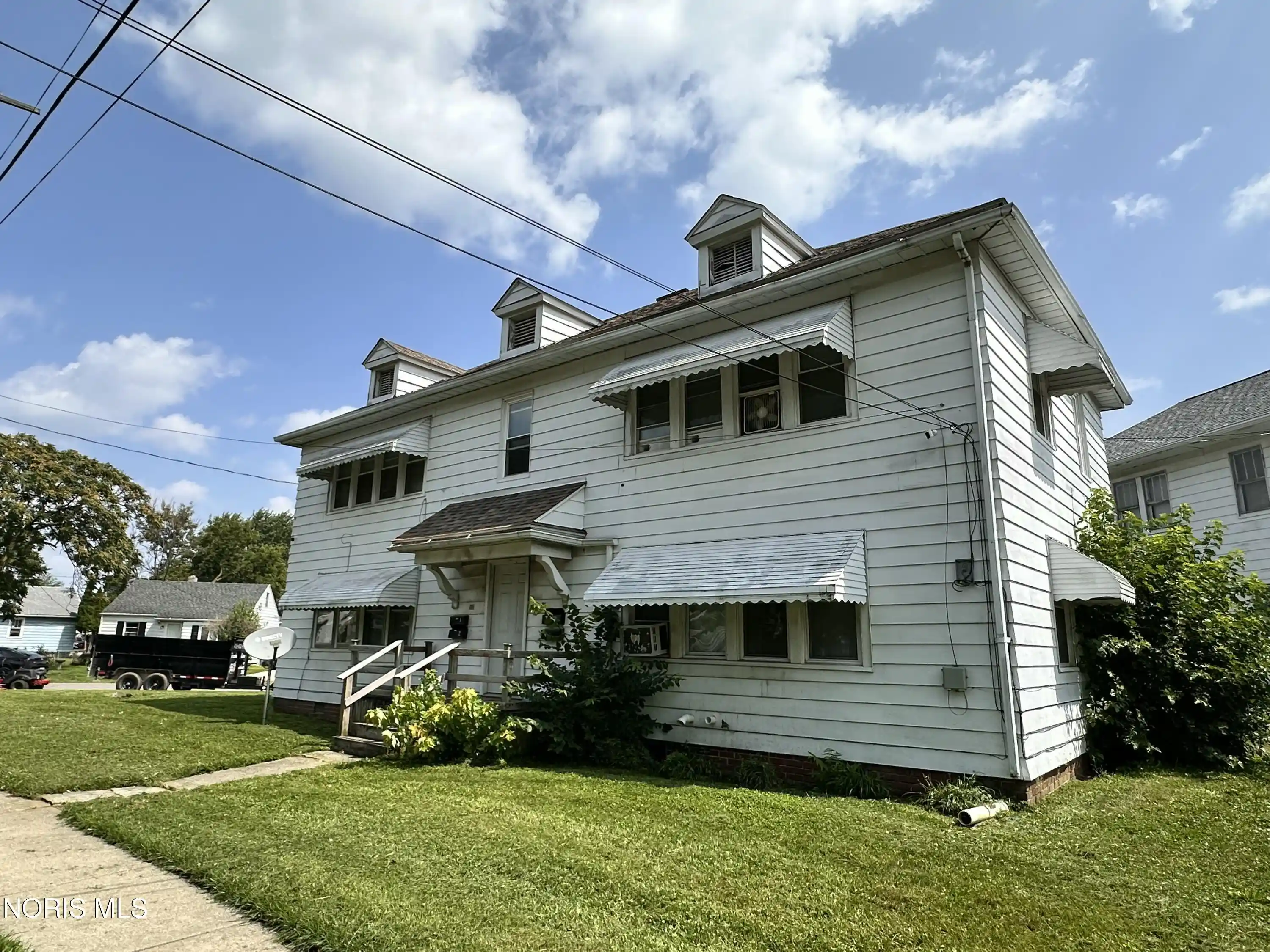 Listing Photo 1 - Condo for sale in 553 Dover Pl located at 553 Dover Pl, Toledo, OH 43605 - Unit 553 Dover Pl
