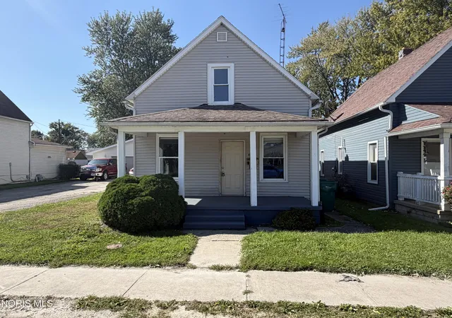 Single family home for sale at 1910 Ware St, Northwood, OH 43619 | MLS# 10014418