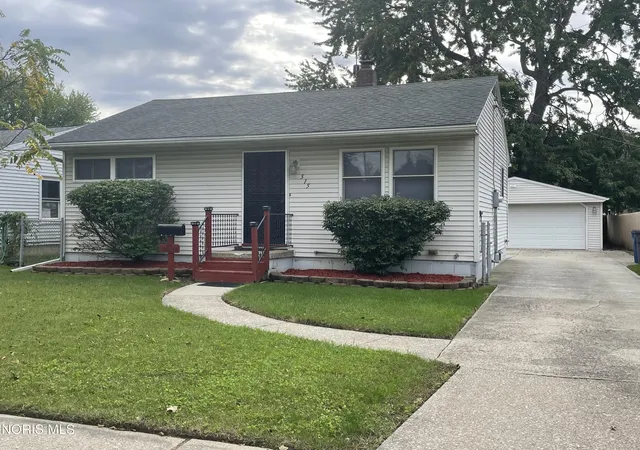 Photo 1 of Sale Pending at 515 Whitlock Ave, Toledo, OH 43605 | MLS# 10014251 | Listing updated on 2026-10-05