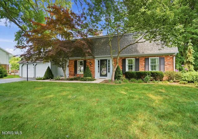 Photo 1 of Sale Pending at 6956 Apple Crk Rd, Sylvania, OH 43560 | MLS# 10014281 | Listing updated on 2026-10-20