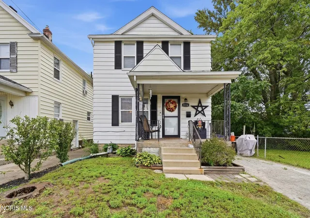 Photo 1 of Single family home for sale at 5114 Douglas Rd, Toledo, OH 43613 | MLS# 10014279 | Listing updated on 2026-10-07