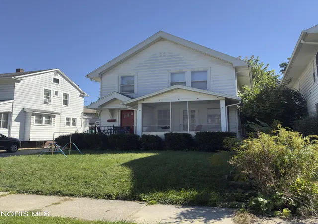 Photo 1 of Single family home for sale at 4142 Lowe Rd, Toledo, OH 43612 | MLS# 10014334 | Listing updated on 2026-10-18