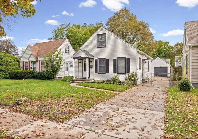Photo 1 of Single family home for sale at 3556 Kershaw Ave, Toledo, OH 43613 | MLS# 10014303 | Listing updated on 2026-10-12