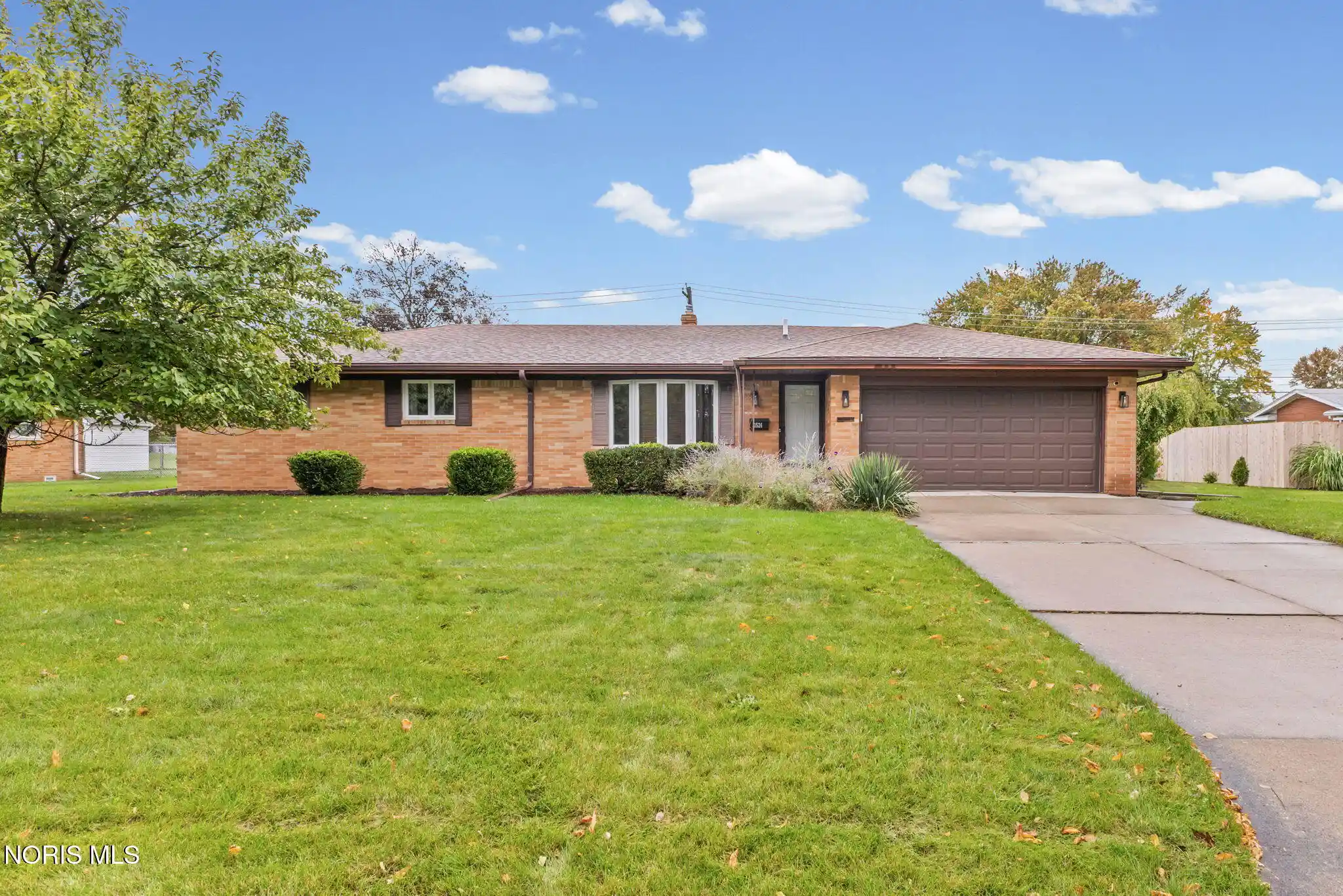 Photo 1 of Single family home for sale at 1524 Eaton Dr, Toledo, OH 43614 | MLS# 10014932 | Listing updated on 2026-10-19