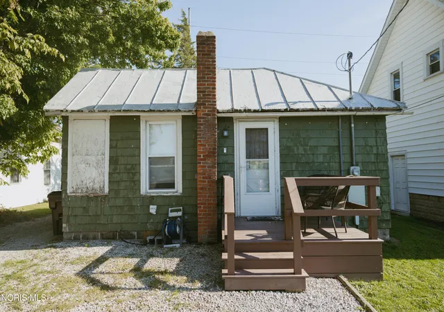 Photo 1 of Single family home for sale at 1214 S Jackson St, Defiance, OH 43512 | MLS# 10014480 | Listing updated on 2026-10-09