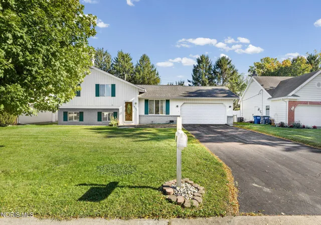 Photo 1 of Single family home for sale at 2171 Laurel Valley Dr, Toledo, OH 43614 | MLS# 10014328 | Listing updated on 2026-10-17