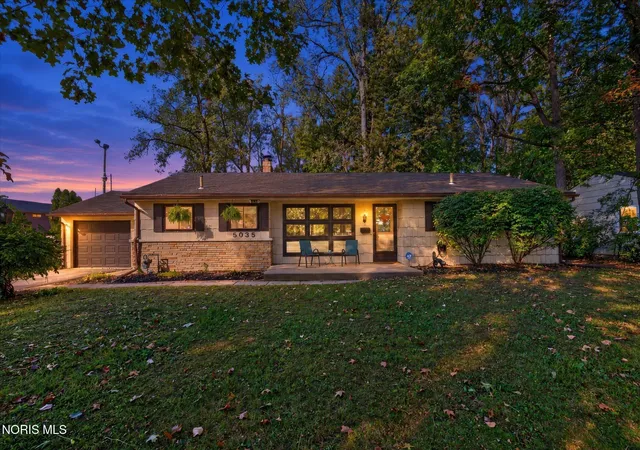 Single family home for sale at 5035 Fairgreen Dr, Toledo, OH 43613 | MLS# 10014475