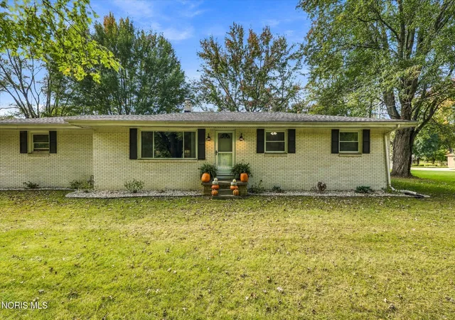Photo 1 of Single family home for sale at 4950 Waterville Swanton Rd, Swanton, OH 43558 | MLS# 10014431 | Listing updated on 2026-10-15