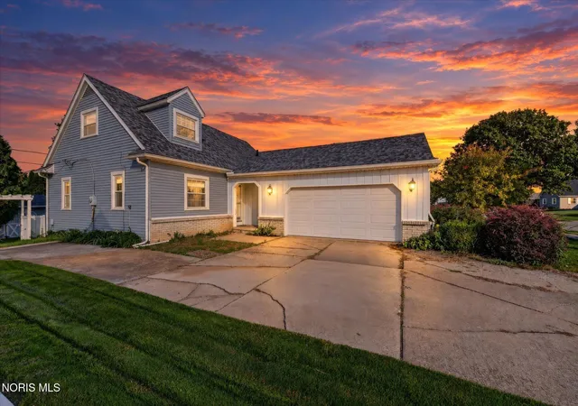 Photo 1 of Single family home for sale at 2633 Detwiler Dr, Toledo, OH 43611 | MLS# 10014428 | Listing updated on 2026-10-17