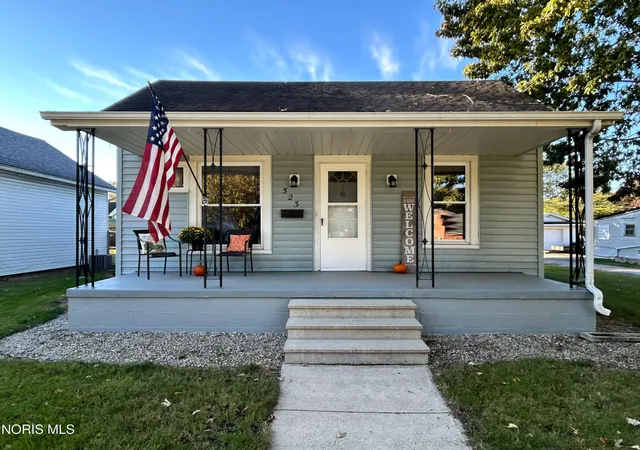 Single family home for sale at 523 W North St, Fostoria, OH 44830 | MLS# 10014463