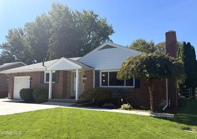 Single family home for sale at 414 Holly Dr, Oregon, OH 43616 | MLS# 10014447