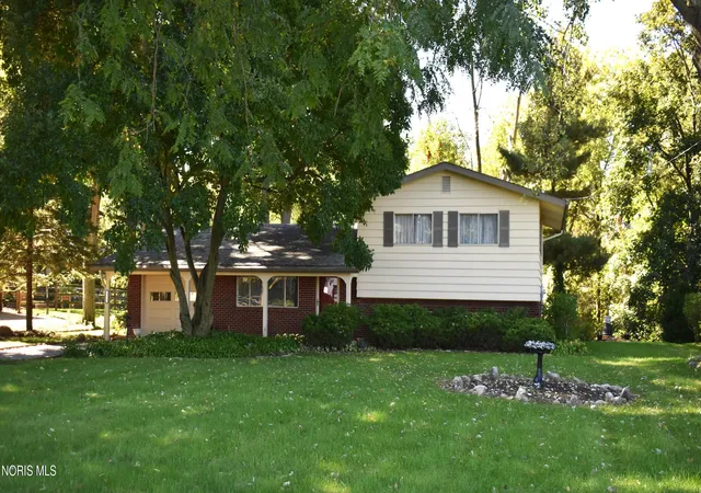 Single family home for sale at 6510 Finzel Rd, Whitehouse, OH 43571 | MLS# 10014663