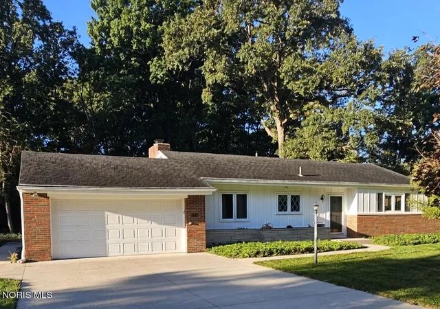 Photo 1 of Sale Pending at 2751 Hemlock Dr, Toledo, OH 43614 | MLS# 10014470 | Listing updated on 2026-10-14