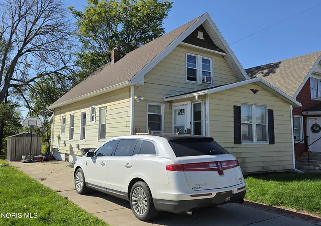 Photo 1 of Single family home for sale at 1733 Giant St, Toledo, OH 43613 | MLS# 10014499 | Listing updated on 2026-10-11