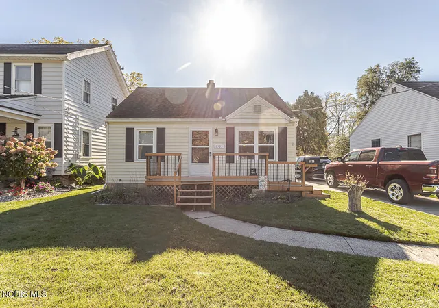 Photo 1 of Single family home for sale at 2525 Southwood Rd, Toledo, OH 43614 | MLS# 10014534 | Listing updated on 2026-10-26