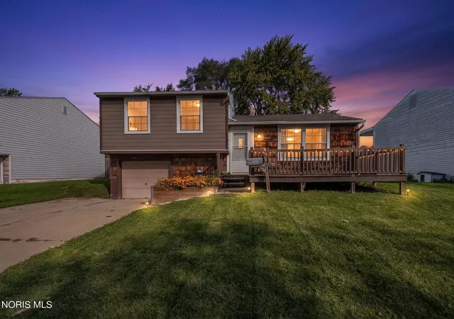 Photo 1 of Sale Pending at 2041 Northridge Dr, Toledo, OH 43611 | MLS# 10014597 | Listing updated on 2026-10-16