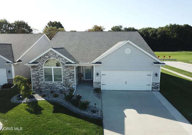 Photo 1 of Sale Pending at 735 Meadowland Trl, Toledo, OH 43615 | MLS# 10014520 | Listing updated on 2026-10-16