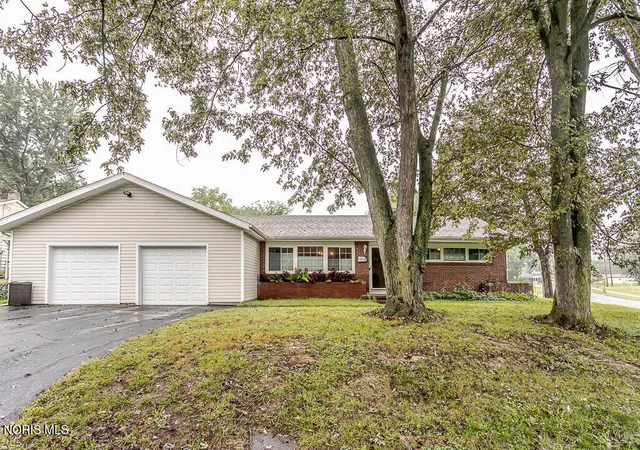 Photo 1 of Single family home for sale at 4805 Paisley Rd, Toledo, OH 43615 | MLS# 10014536 | Listing updated on 2026-10-26