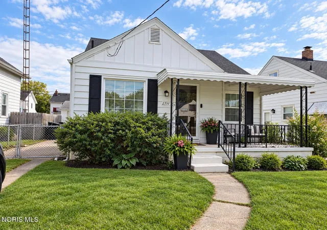 Photo 1 of Single family home for sale at 2711 Claredale Rd, Toledo, OH 43613 | MLS# 10014537 | Listing updated on 2026-10-13