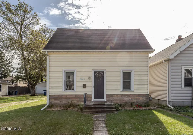 Photo 1 of Single family home for sale at 2708 122nd Street, Toledo, OH 43611 | MLS# 10014560 | Listing updated on 2026-10-15