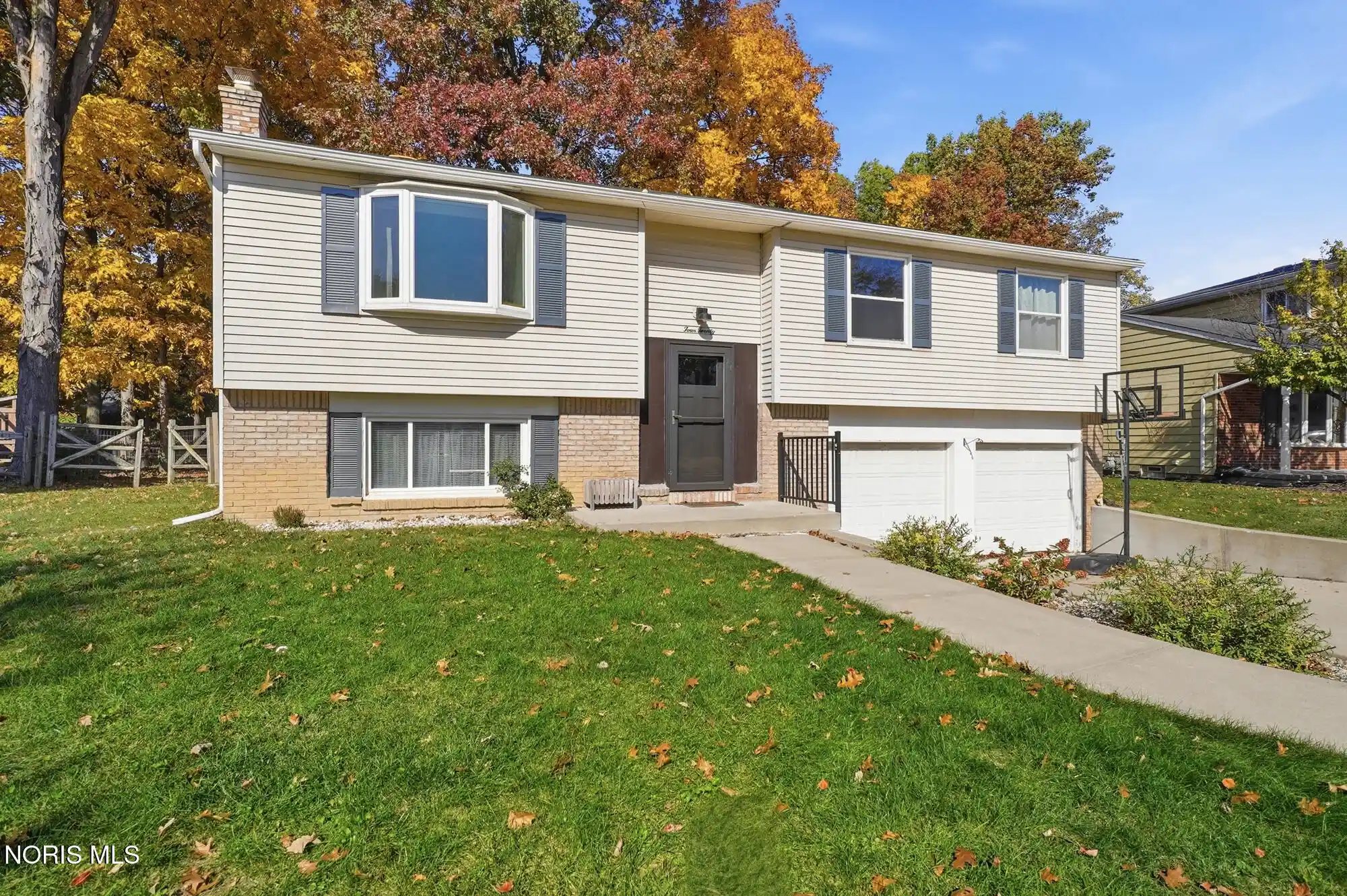 Single family home for sale at 420 Edgewood Dr, Perrysburg, OH 43551 | MLS# 10014568