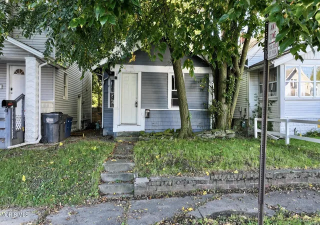 Photo 1 of Single family home for sale at 1705 Marlow Rd, Toledo, OH 43613 | MLS# 10014582 | Listing updated on 2026-10-12