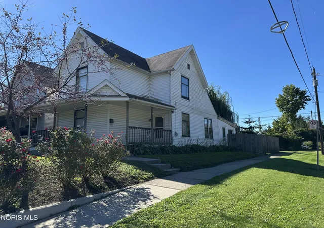 Photo 1 of Single family home for sale at 802 Yondota St, Toledo, OH 43605 | MLS# 10014601 | Listing updated on 2026-10-14