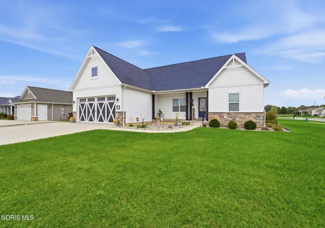 Single family home for sale at 15 Cascade Ln, Delta, OH 43515 | MLS# 10014599