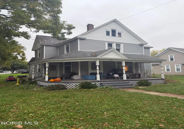 Photo 1 of Single family home for sale at 405 E Chestnut St, Wauseon, OH 43567 | MLS# 10014605 | Listing updated on 2026-10-30