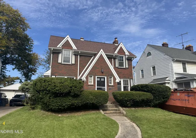Photo 1 of Sale Pending at 1830 Wellesley Dr, Toledo, OH 43606 | MLS# 10014637 | Listing updated on 2026-10-20