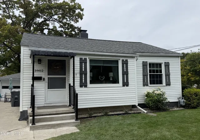 Photo 1 of Single family home for sale at 3902 Orono Dr, Toledo, OH 43614 | MLS# 10014762 | Listing updated on 2026-10-21