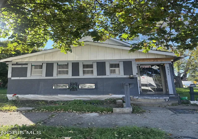 Single family home for sale at 2931 Higgins St, Toledo, OH 43608 | MLS# 10014692