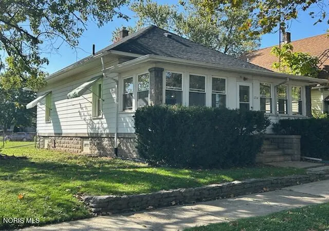 Photo 1 of Single family home for sale at 1214 Ellis Ave, Toledo, OH 43605 | MLS# 10014669 | Listing updated on 2026-10-23