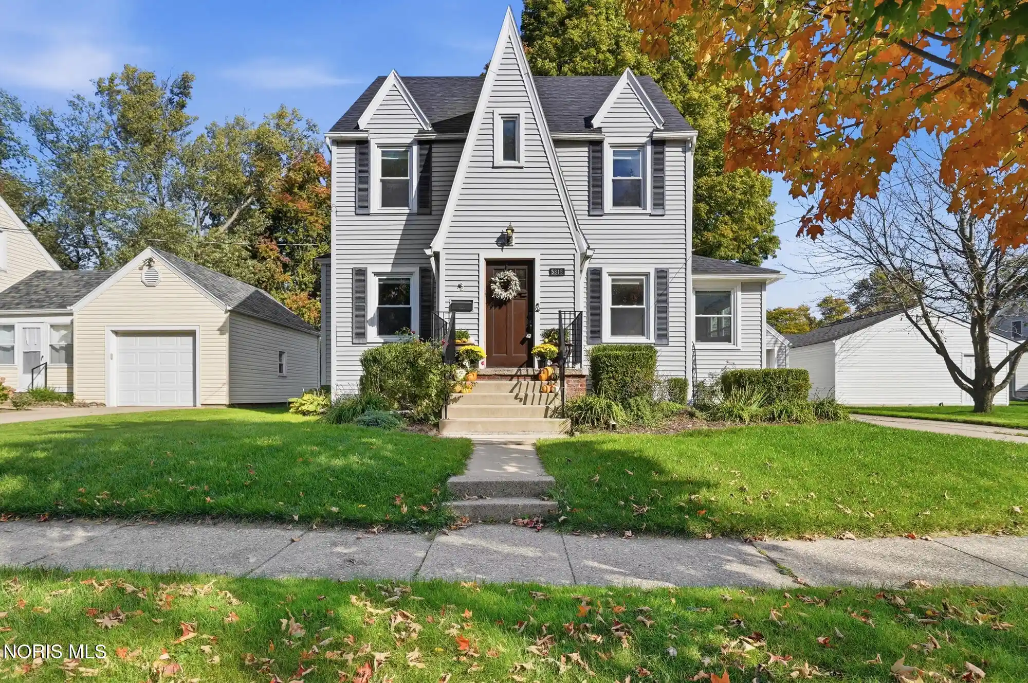 Photo 1 of Single family home for sale at 5818 Garden Park Dr, Sylvania, OH 43560 | MLS# 10014771 | Listing updated on 2026-10-19
