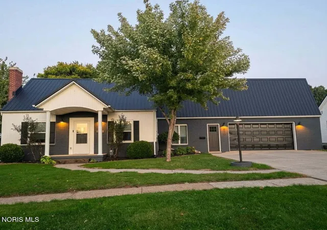 Single family home for sale at 160 Walnut St, Bellevue, OH 44811 | MLS# 10014690