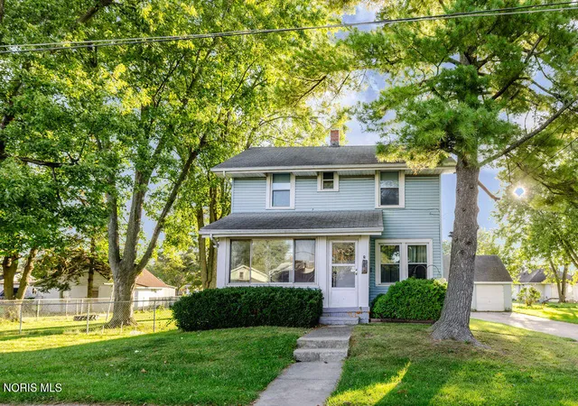 Single family home for sale at 735 Gould St, Northwood, OH 43619 | MLS# 10014699
