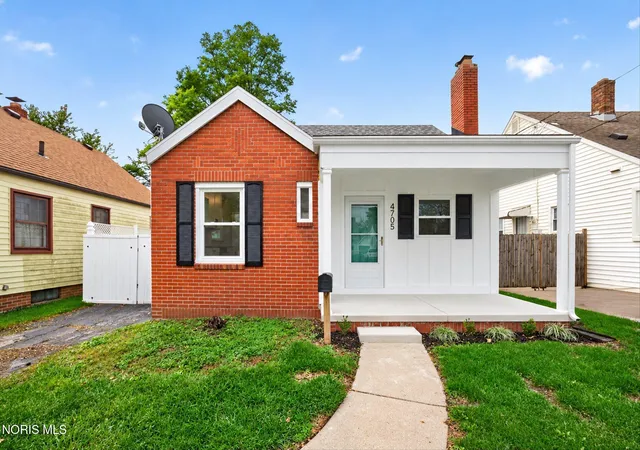 Photo 1 of Single family home for sale at 4705 Burnham Ave, Toledo, OH 43612 | MLS# 10014747 | Listing updated on 2026-10-18