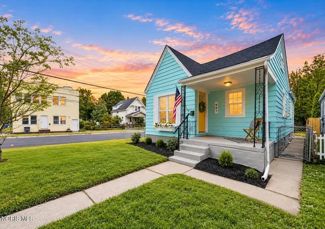 Photo 1 of Single family home for sale at 901 Toronto Ave, Toledo, OH 43609 | MLS# 10014720 | Listing updated on 2026-10-26