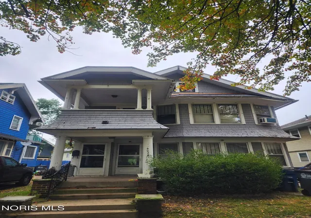 Multi family home for sale at 4026 Overland Pkwy, Toledo, OH 43612 | MLS# 10014774