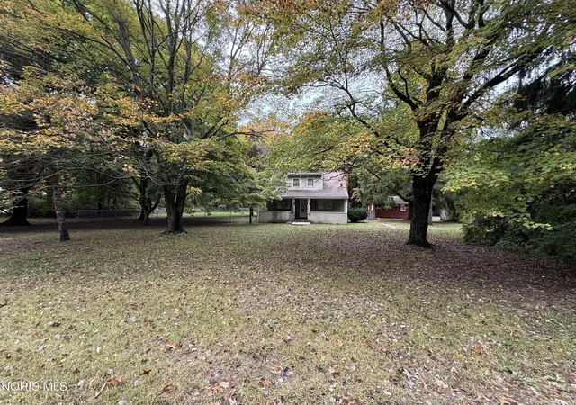 Single family home for sale at 10050 Salisbury Rd, Monclova, OH 43542 | MLS# 10014766