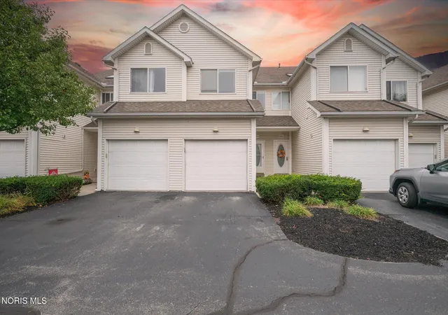 Condo for sale at 2592 W Village Dr, Toledo, OH 43614 | MLS# 10014820