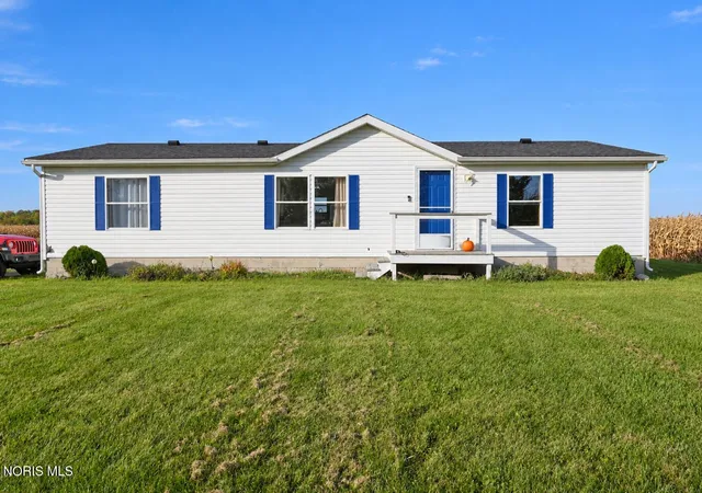 Single family home for sale at 10356 County Rd M, Napoleon, OH 43545 | MLS# 10014784