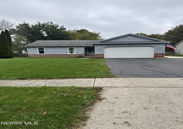 Photo 1 of Single family home for sale at 1860 Bobolink Ln, Toledo, OH 43615 | MLS# 10014775 | Listing updated on 2026-10-26