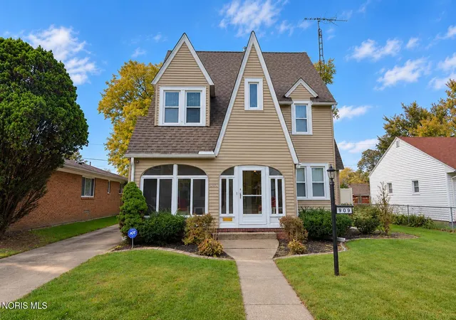 Photo 1 of Single family home for sale at 909 Secor Rd, Toledo, OH 43607 | MLS# 10014929 | Listing updated on 2026-10-26
