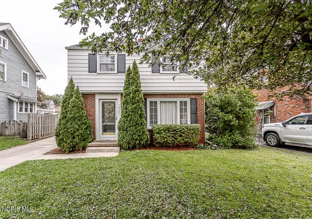 Photo 1 of Sale Pending at 1627 Yosemite Dr, Toledo, OH 43614 | MLS# 10014794 | Listing updated on 2026-10-20