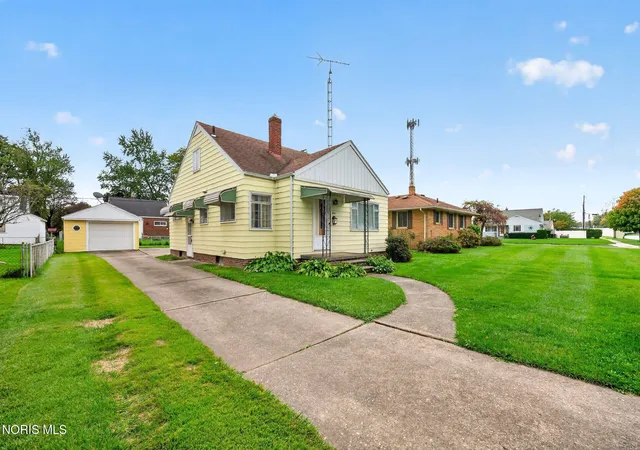 Photo 1 of Single family home for sale at 841 Linda Dr, Toledo, OH 43612 | MLS# 10014840 | Listing updated on 2026-10-23